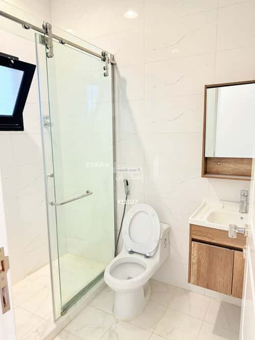 فيلا 466.55 متر مربع غربية على شارع 18م البحر، الخبر