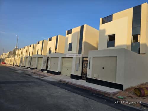 Villa 300 SQM Facing West on 18m Width Street Al Anahi, Madinah
