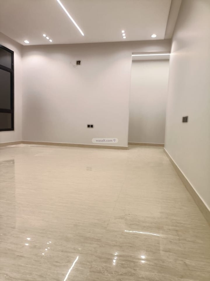 Floor 195.93 SQM with 5 Bedrooms Al Janadriyah, East Riyadh, Riyadh