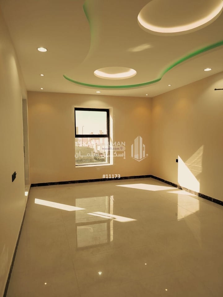 Villa 300 SQM Facing West on 18m Width Street Al Anahi, Madinah