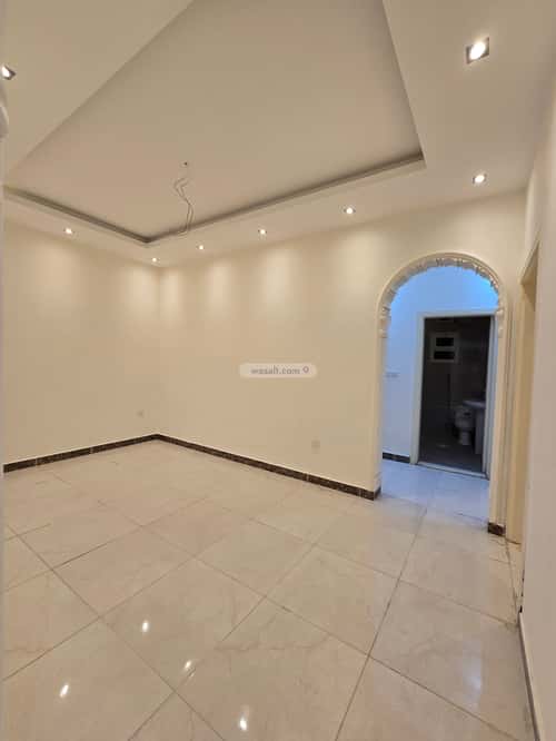 Building 742 SQM with 3 Floors Facing South Al Zomorod, North Jeddah, Jeddah
