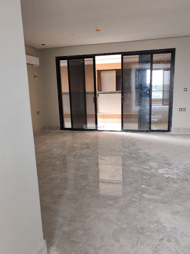 Apartment 220.43 SQM with 5 Bedrooms Dahiyat Al Malik Fahd, Dammam