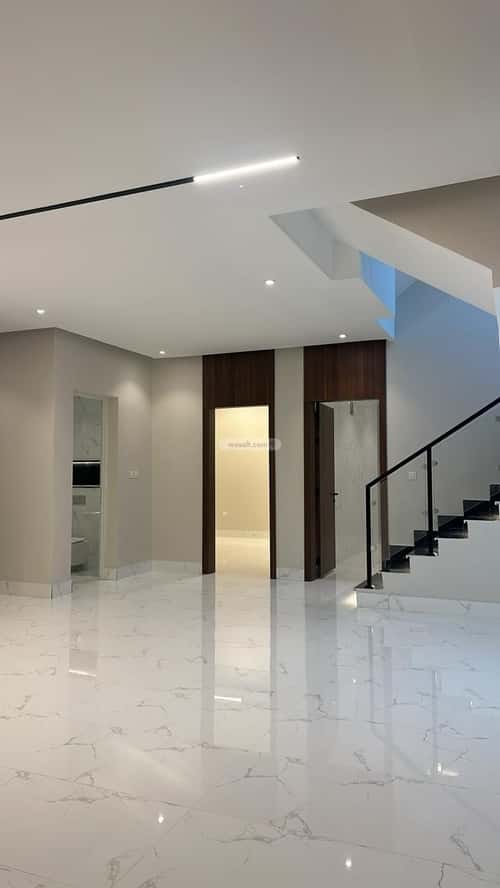 Villa 250 SQM Facing 3 Streets on 24m Width Street King Fahad Dist, Aldammam