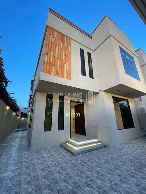 فيلا 322 متر مربع غربية على شارع 15م الصواري، شمال جدة، جدة