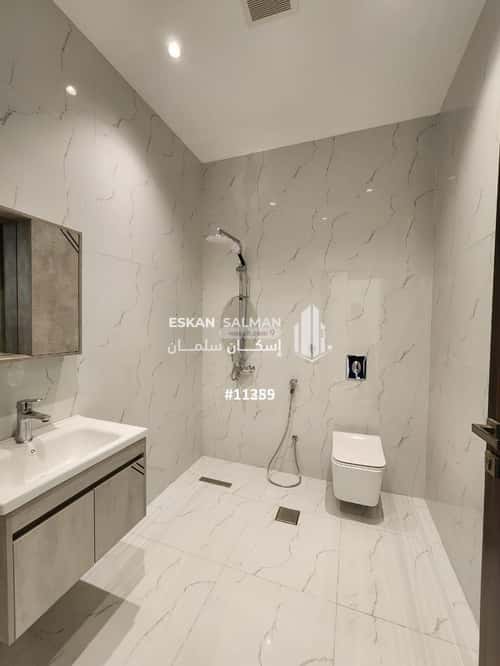 فيلا 300 متر مربع جنوبية على شارع 25م الشراع، شمال جدة، جدة