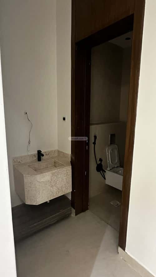 Floor 500 SQM with 5 Bedrooms Shubra, West Riyadh, Riyadh