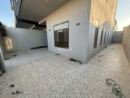 فيلا 200 متر مربع جنوبية على شارع 20م الشراع، الخبر