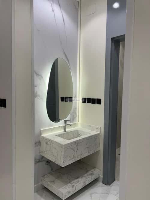 فيلا 370.15 متر مربع شمالية على شارع 20م الوكرة، الطائف