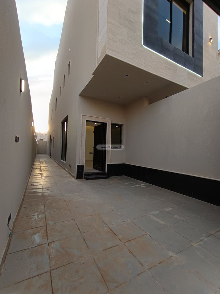 Floor 360 SQM with 5 Bedrooms Al Qadisiyah, East Riyadh, Riyadh