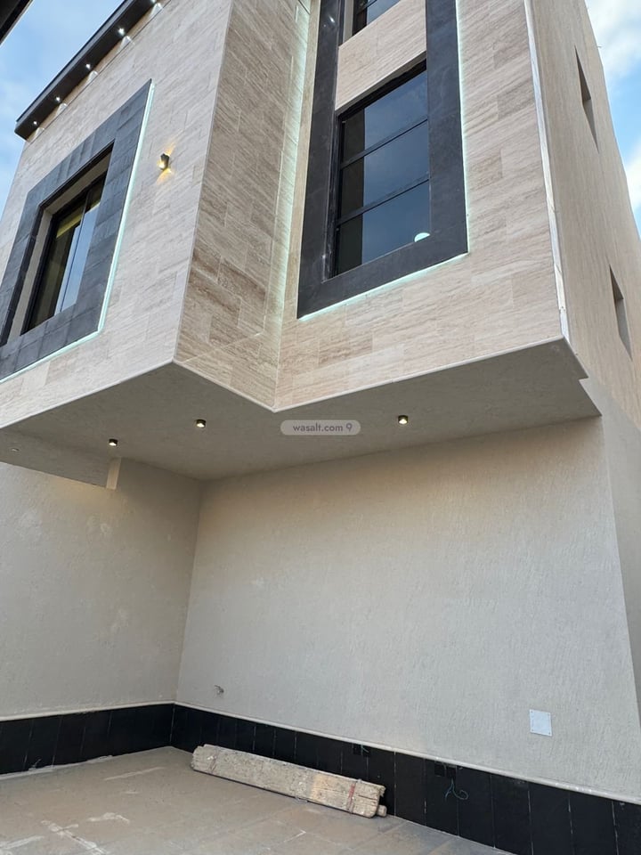 Floor 360 SQM with 4 Bedrooms Al Qadisiyah, East Riyadh, Riyadh