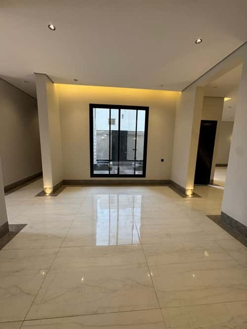 Villa 500 SQM Facing North East on 20m Width Street Al-Mahdiyah, West Riyadh, Riyadh