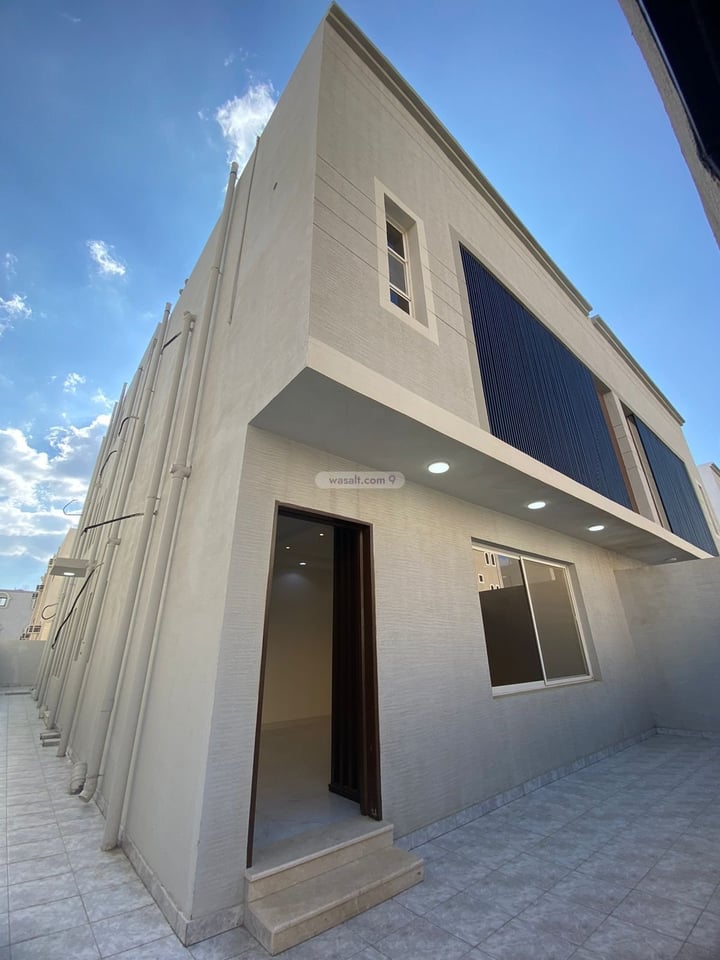 Villa 386 SQM Facing North on 15m Width Street Akhbab, At Taif