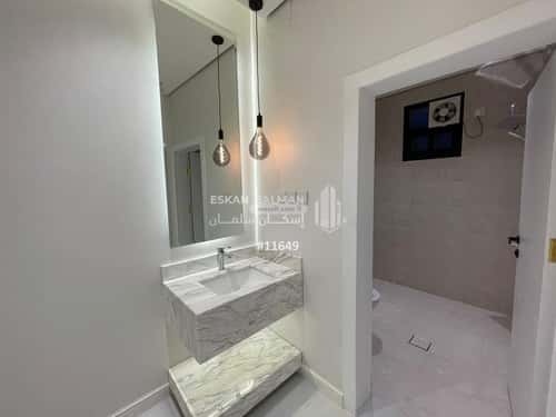 فيلا 233.8 متر مربع غربية على شارع 30م الوسام، خميس مشيط