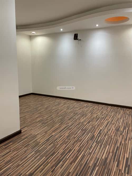 فيلا 300 متر مربع واجهة غربية ب 5 غرف الصحافة، شمال الرياض، الرياض