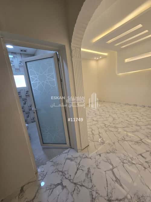 شقة 211.69 متر مربع ب 5 غرف العزيزية، الجبيل