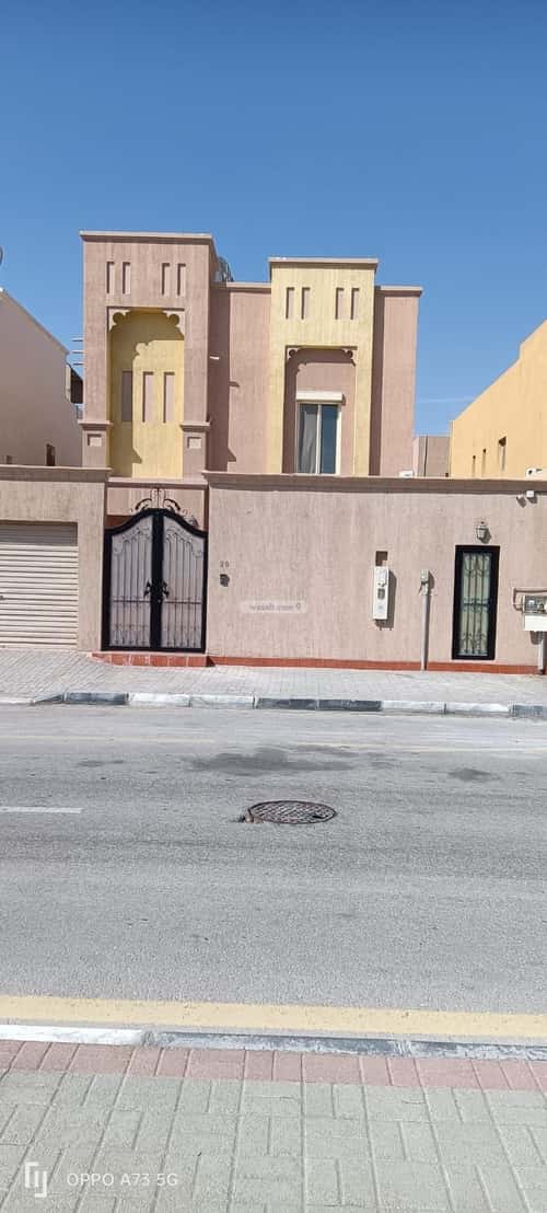 فيلا 375 متر مربع واجهة شرقية ب 5 غرف البحيرة، الخبر