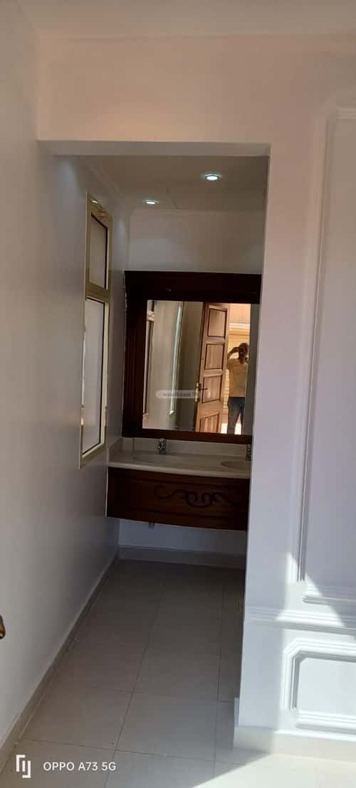 فيلا 375 متر مربع واجهة شرقية ب 5 غرف البحيرة، الخبر