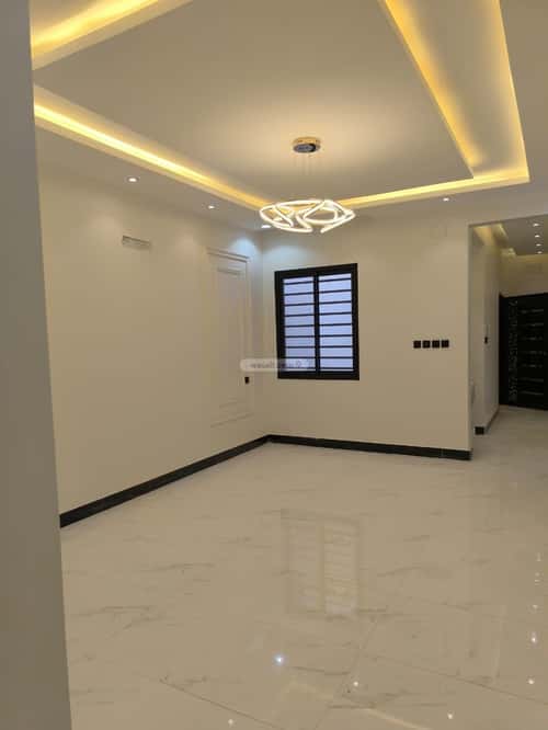 Apartment with 5 Bedrooms Al-Sharafiya, Abha