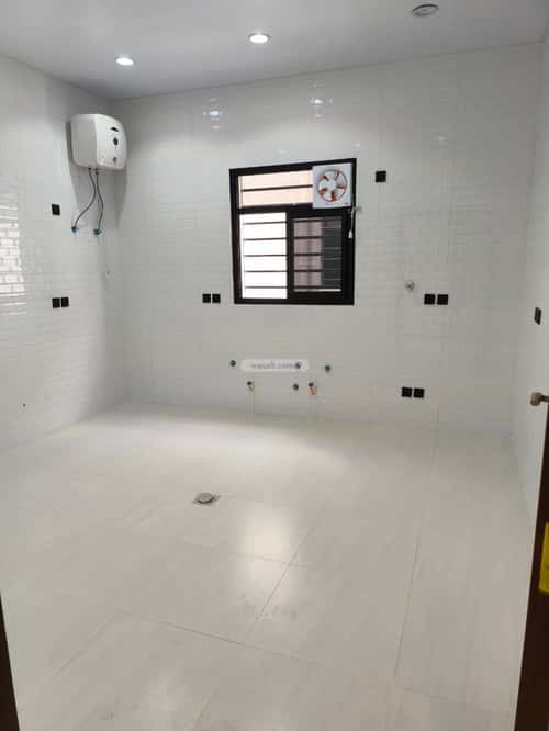 Apartment with 5 Bedrooms Al-Sharafiya, Abha
