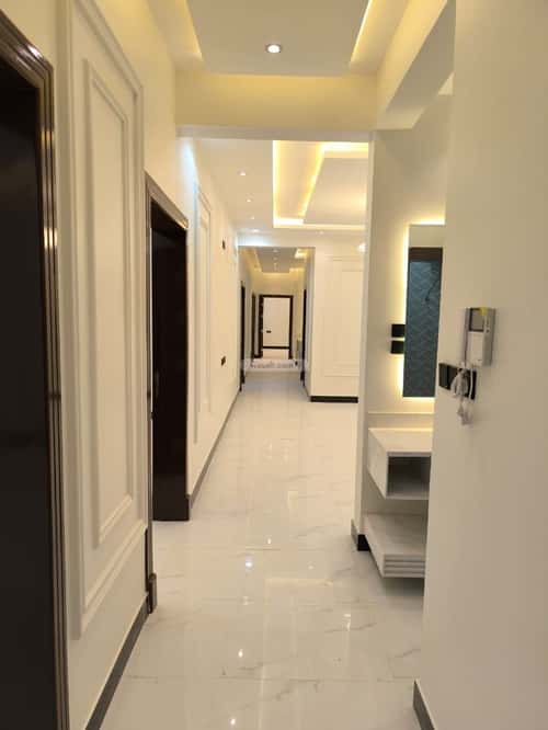 Apartment with 5 Bedrooms Al-Sharafiya, Abha