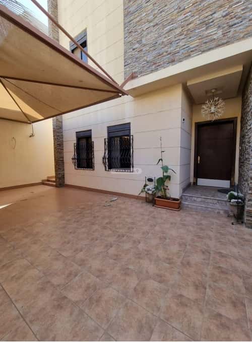 فيلا 375 متر مربع شرقية على شارع 16م أبحر الجنوبية، شمال جدة، جدة