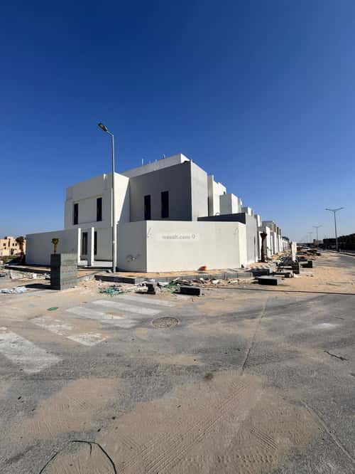 فيلا 412.5 متر مربع جنوبية على شارع 25م العروبة، الدمام