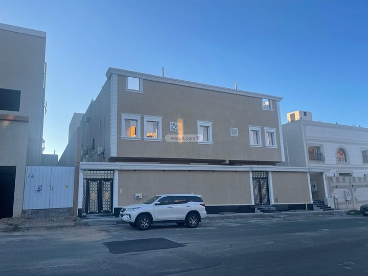 Building 497.6 SQM Facing East Al Yasmin, At Taif