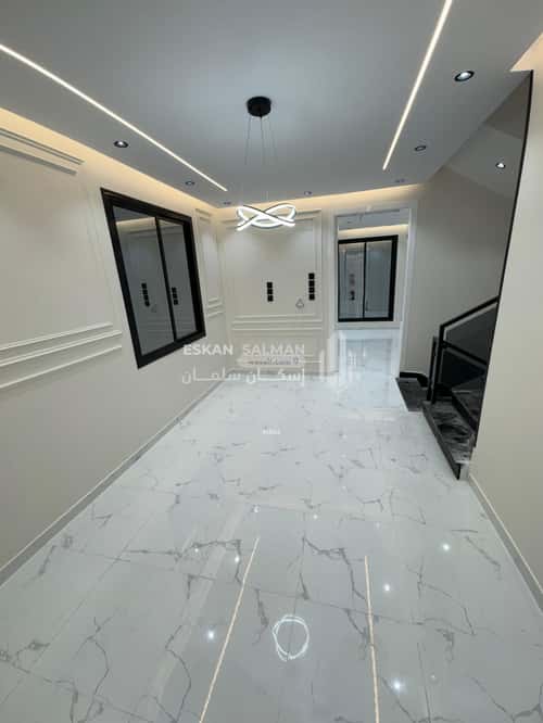 فيلا 252.64 متر مربع شرقية على شارع 12م ريحه، الطائف