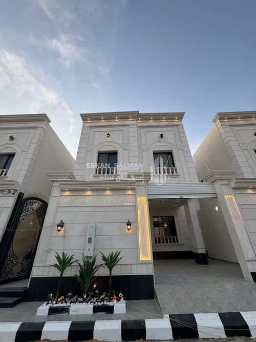 فيلا 252.64 متر مربع شرقية على شارع 12م ريحه، الطائف