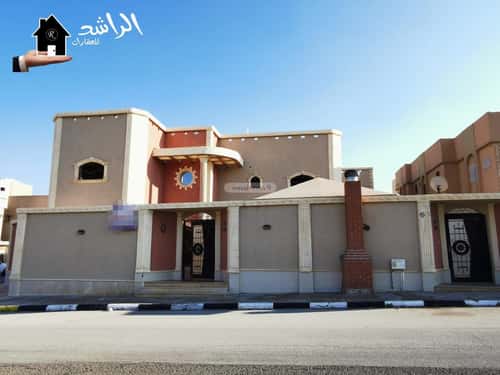 Villa 713 SQM Facing North East on 25m Width Street King Khalid, Eanizah