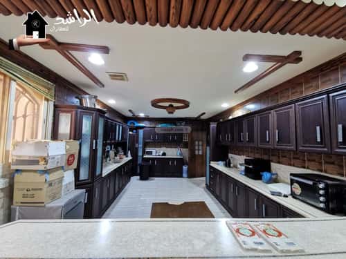 Villa 713 SQM Facing North East on 25m Width Street King Khalid, Eanizah