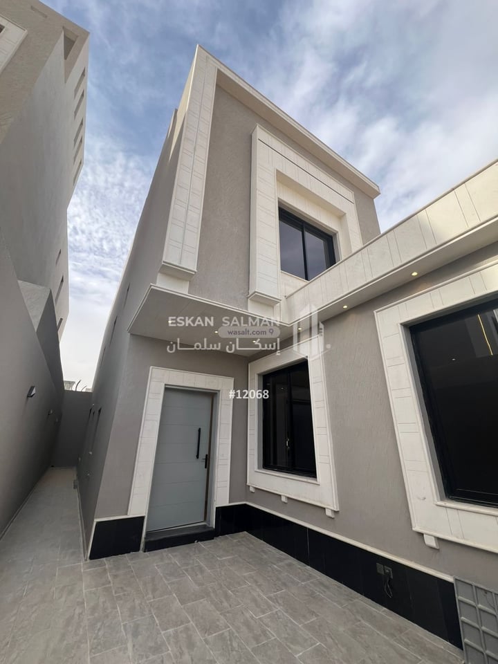 Floor 210.78 SQM with 5 Bedrooms Al Janadriyah, East Riyadh, Riyadh