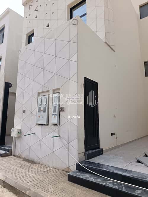 Floor 215.2 SQM with 5 Bedrooms Al Janadriyah, East Riyadh, Riyadh