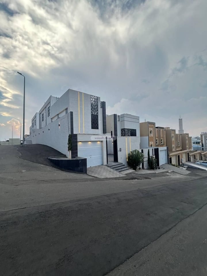 Villa 414.55 SQM Facing East on 25m Width Street Al Wahah, Khamis Mushayt