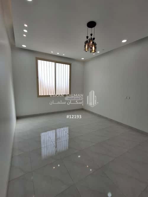 فيلا 600 متر مربع غربية على شارع 15م الأمير سلطان، بيشة