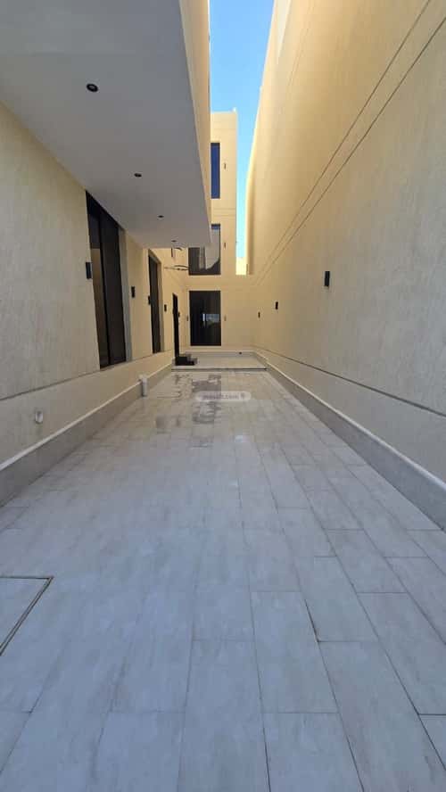 Villa 300 SQM Facing West on 20m Width Street Al Rahmanyah, East Jeddah, Jeddah