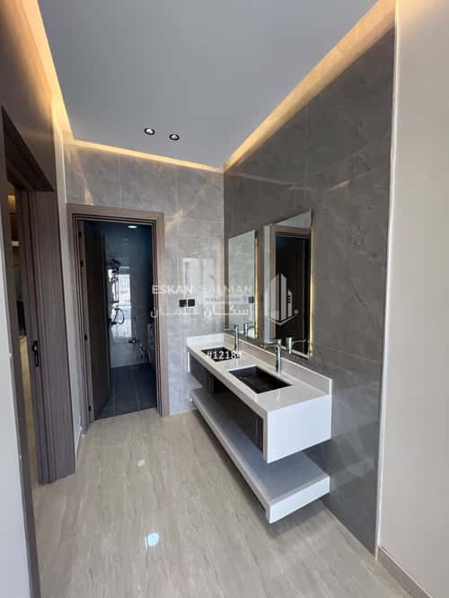 Floor 450 SQM with 7 Bedrooms The Housing District, Alttayif