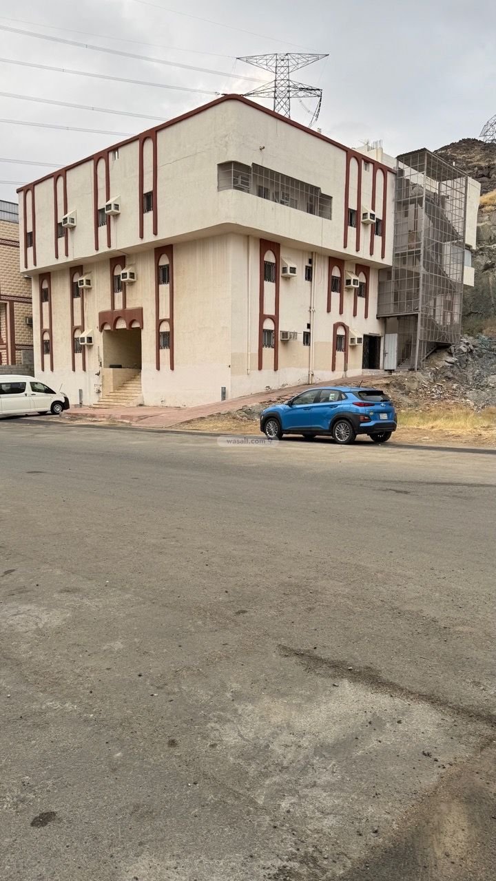 Building 750 SQM Facing South Jabal An Nur, Makkah