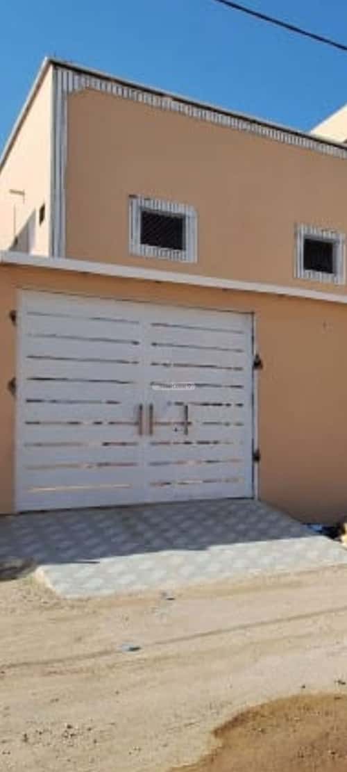 استراحة 600 متر مربع شمالية على شارع 20م القيروان، وادي الدواسر