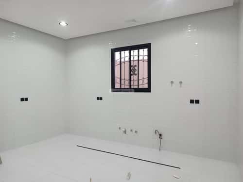 فيلا 500 متر مربع شمالية على شارع 20م القادسية، البدائع