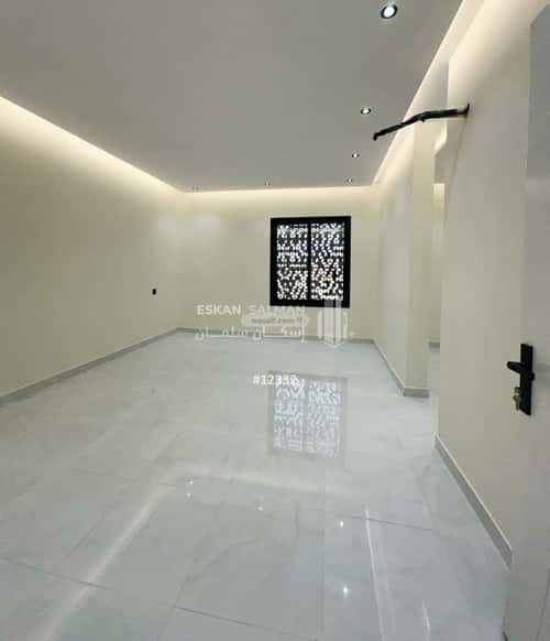 فيلا 303.73 متر مربع شرقية على شارع 15م السليمانية، الطائف