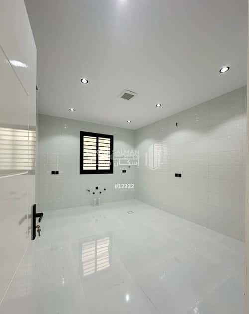 فيلا 303.73 متر مربع شرقية على شارع 15م السليمانية، الطائف