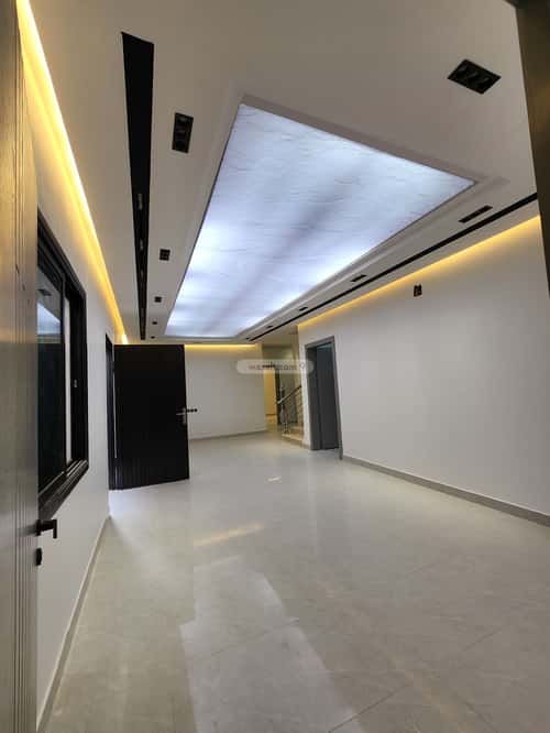 Floor with 5 Bedrooms Bader, South Riyadh, Riyadh