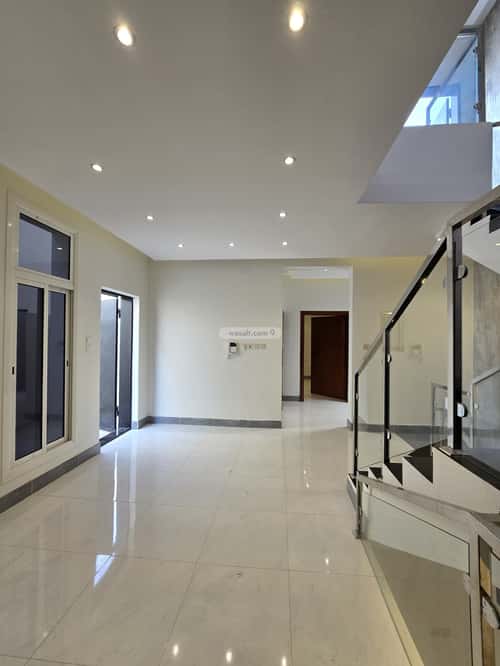 فيلا 375 متر مربع شمالية على شارع 15م الظرفة، خميس مشيط