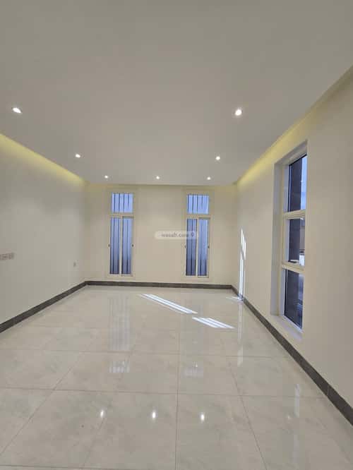 فيلا 375 متر مربع شمالية على شارع 15م الظرفة، خميس مشيط