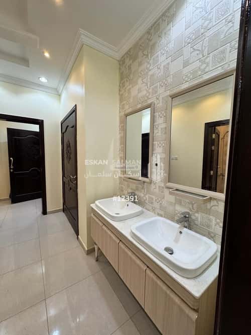 Apartment 217 SQM with 5 Bedrooms Haya Al Sadd, Madinah