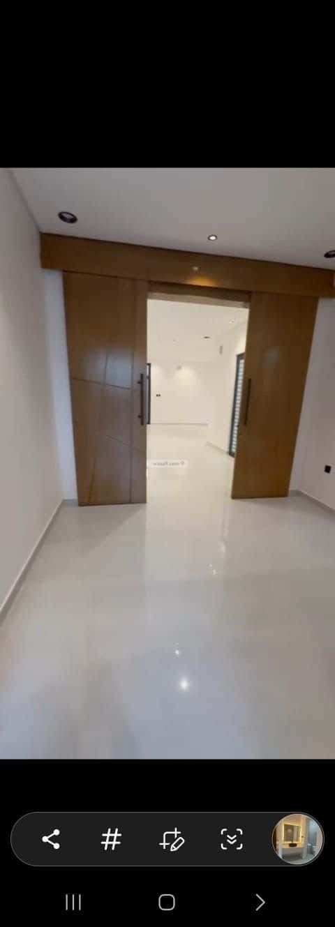 فيلا 300 متر مربع شرقية على شارع 18م العروبة، الدمام