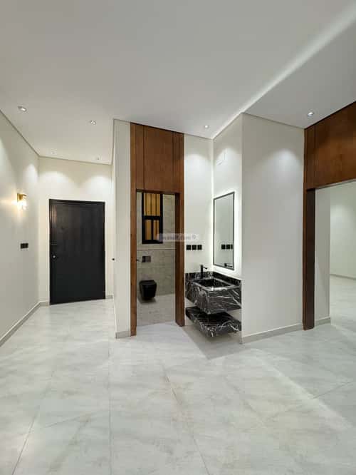 فيلا 295 متر مربع غربية على شارع 20م الزهور، أبها