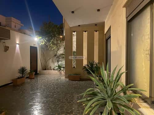 فيلا 301 متر مربع شرقية على شارع 12م الروضة، شمال جدة، جدة