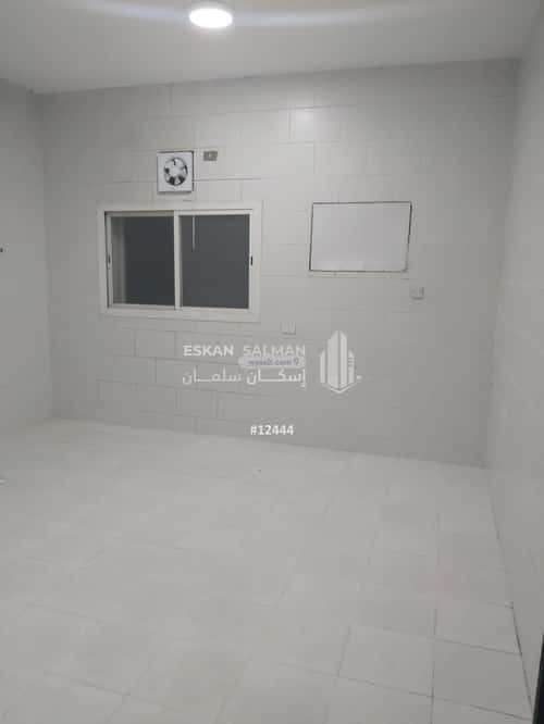 Building 400 SQM with 4 Floors Facing East Alkhaldia, Makkah Al Mukarramah